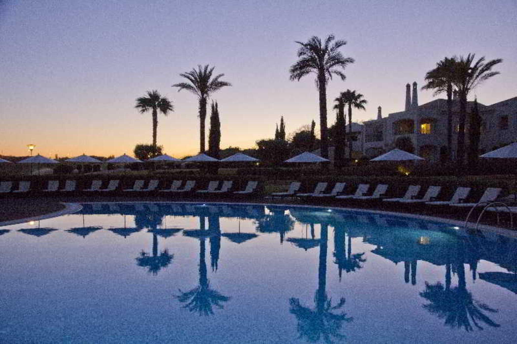 Vale D'Oliveiras Quinta Resort & Spa Carvoeiro  Eksteriør bilde The pool at the Royal Palm Beach Hotel