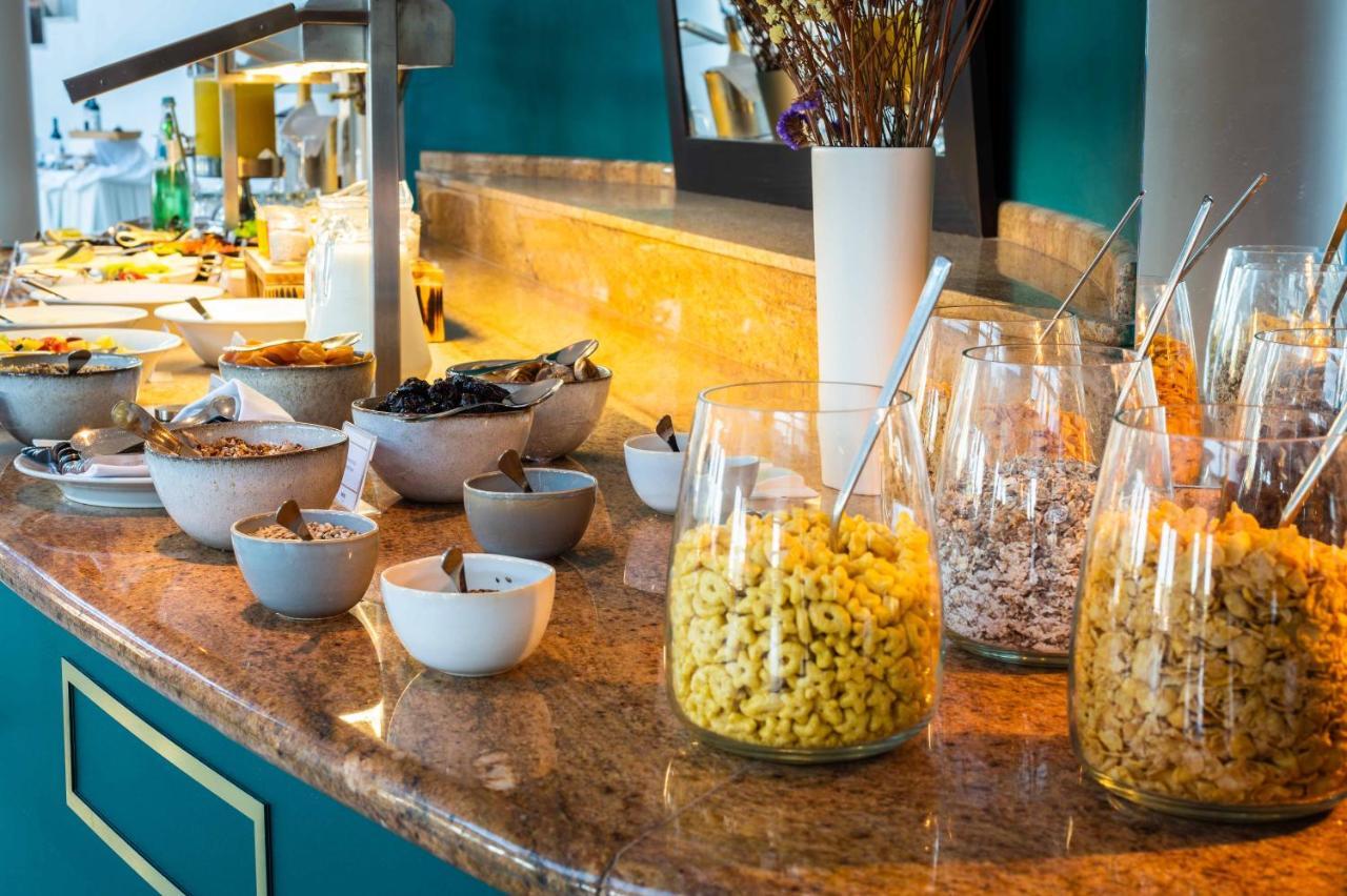 Vale D'Oliveiras Quinta Resort & Spa Carvoeiro  Eksteriør bilde A selection of cereals at a buffet